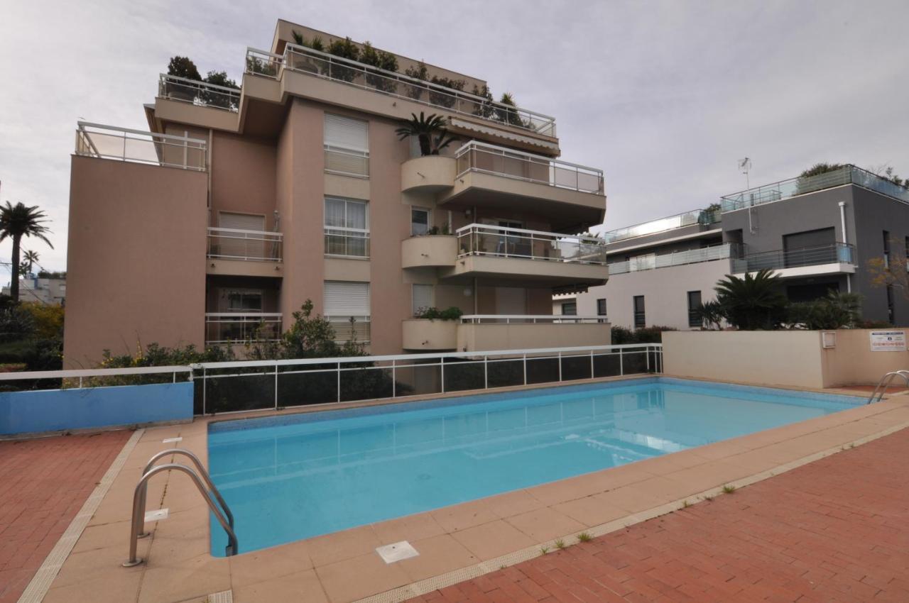 Gorgeous One-Bedroom Apartment With Terrace And Sea View -Stayinantibes- Bijou Plage Екстериор снимка