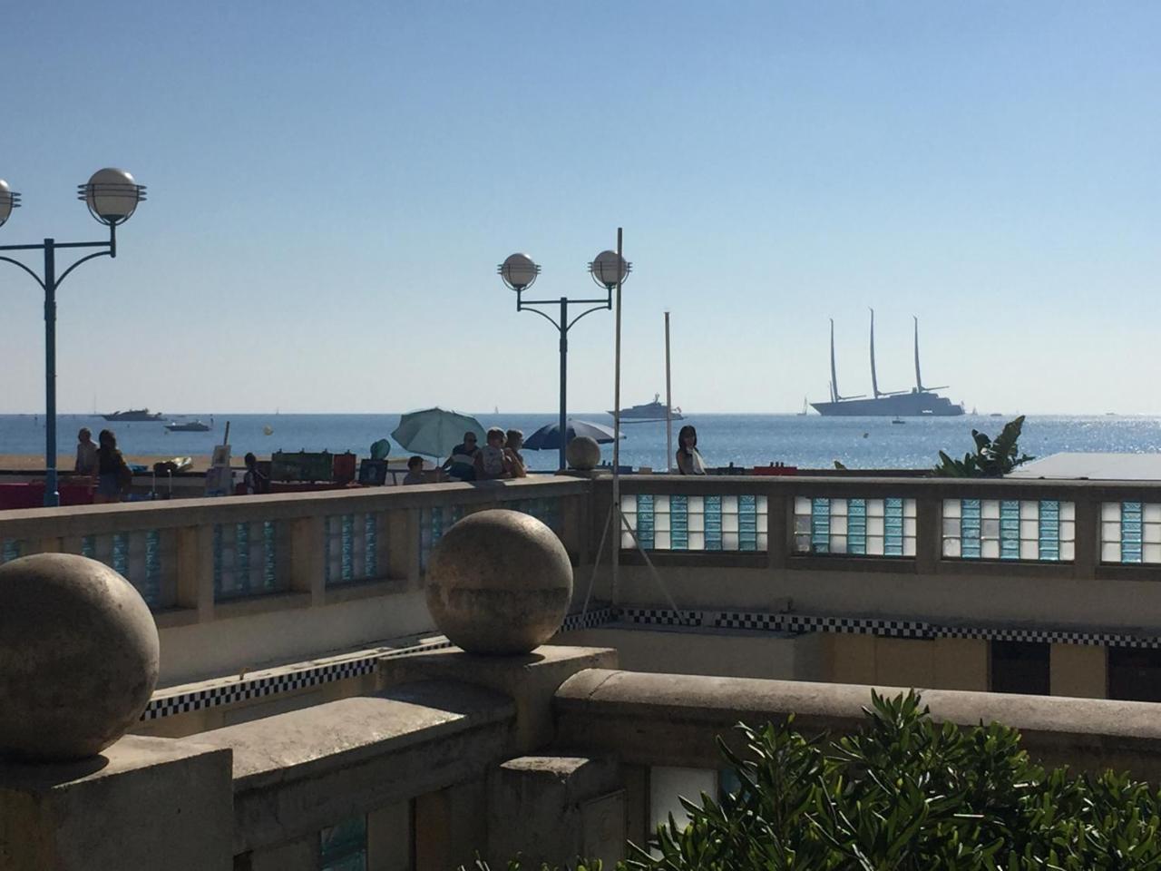Gorgeous One-Bedroom Apartment With Terrace And Sea View -Stayinantibes- Bijou Plage Екстериор снимка